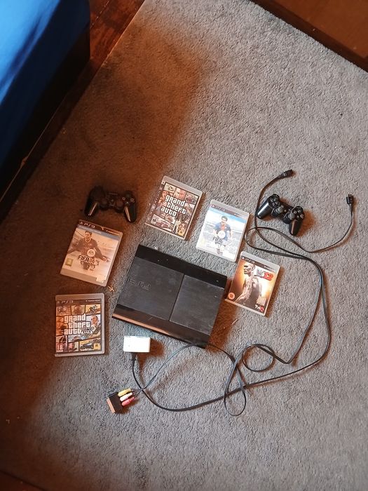 Плейстейшън 3 ps3 с игри и 2 джойстика