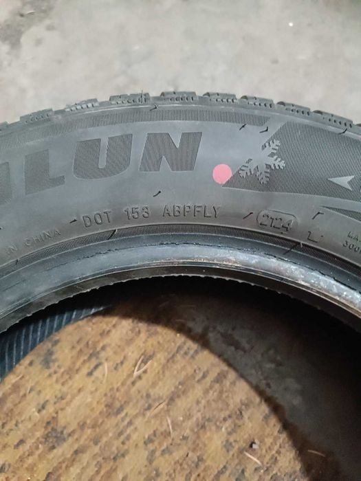 4 зимни гуми Sailun 175/65/14.
На един сезон.