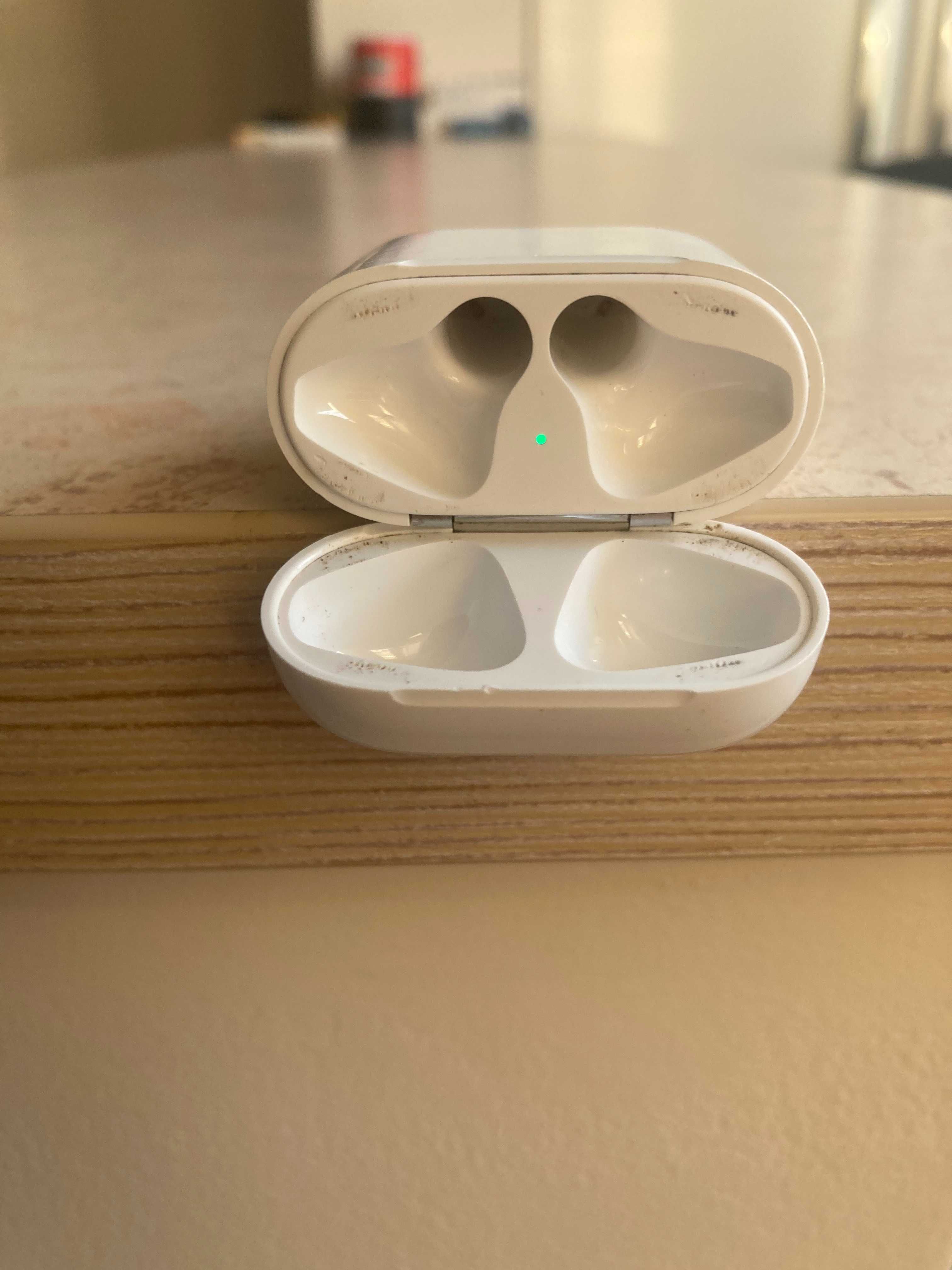 Зарядно/ кутия за слушалки Apple AirPods 1/ 2 GEN