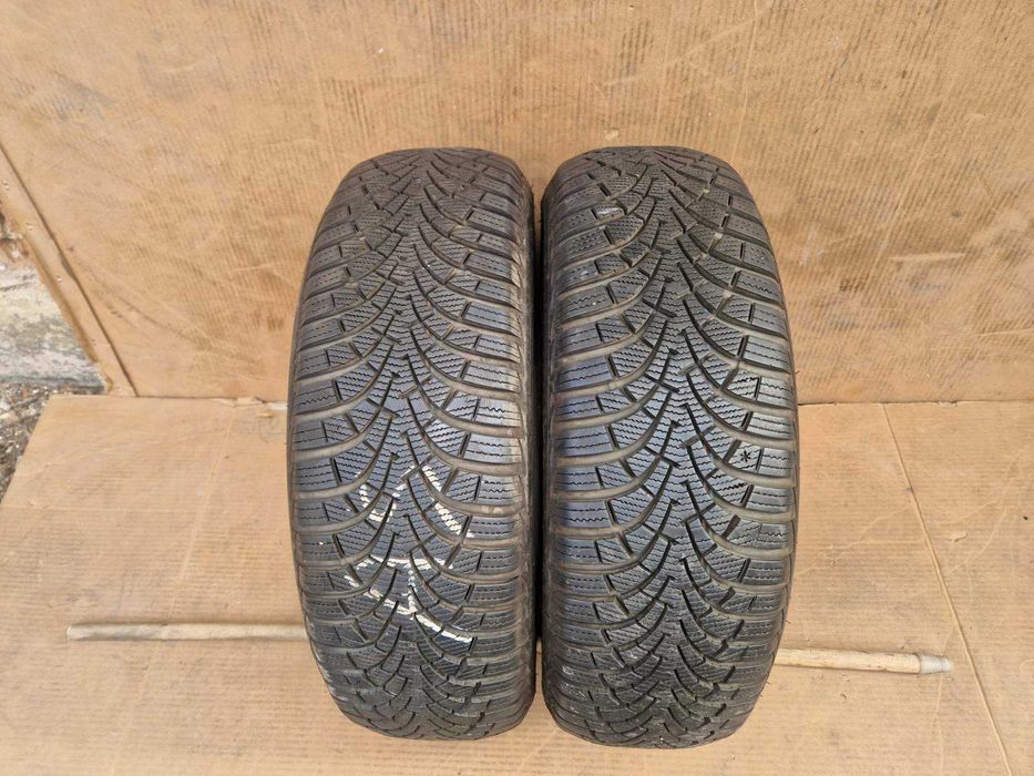 2 Goodyear R16 205/60
Зимни гуми 
DOT3919