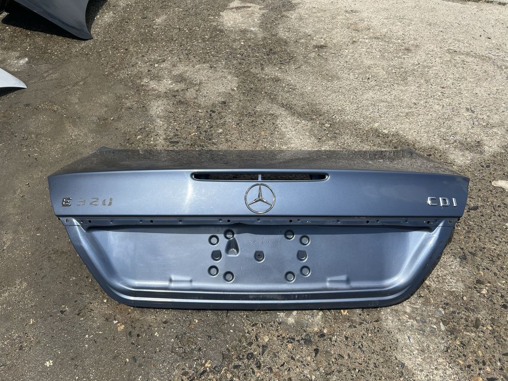 Заден капак w211