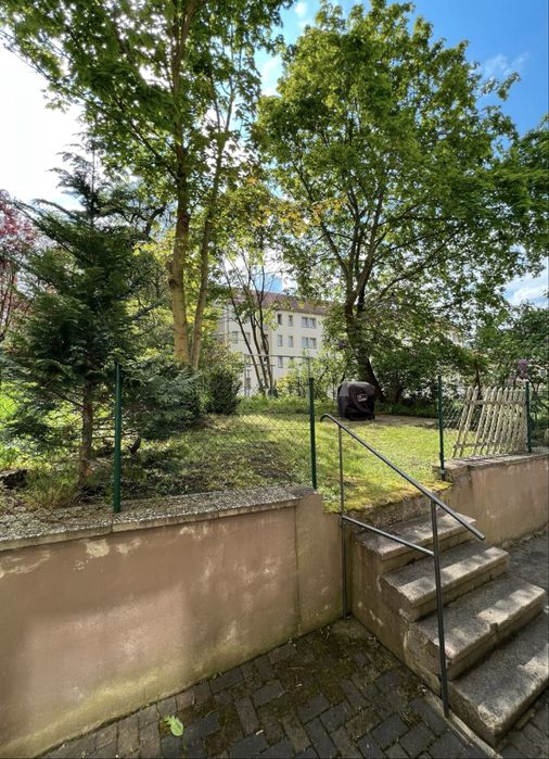 Proprietar vand cladire cu 5 apartamente in Germania orasul Plauen