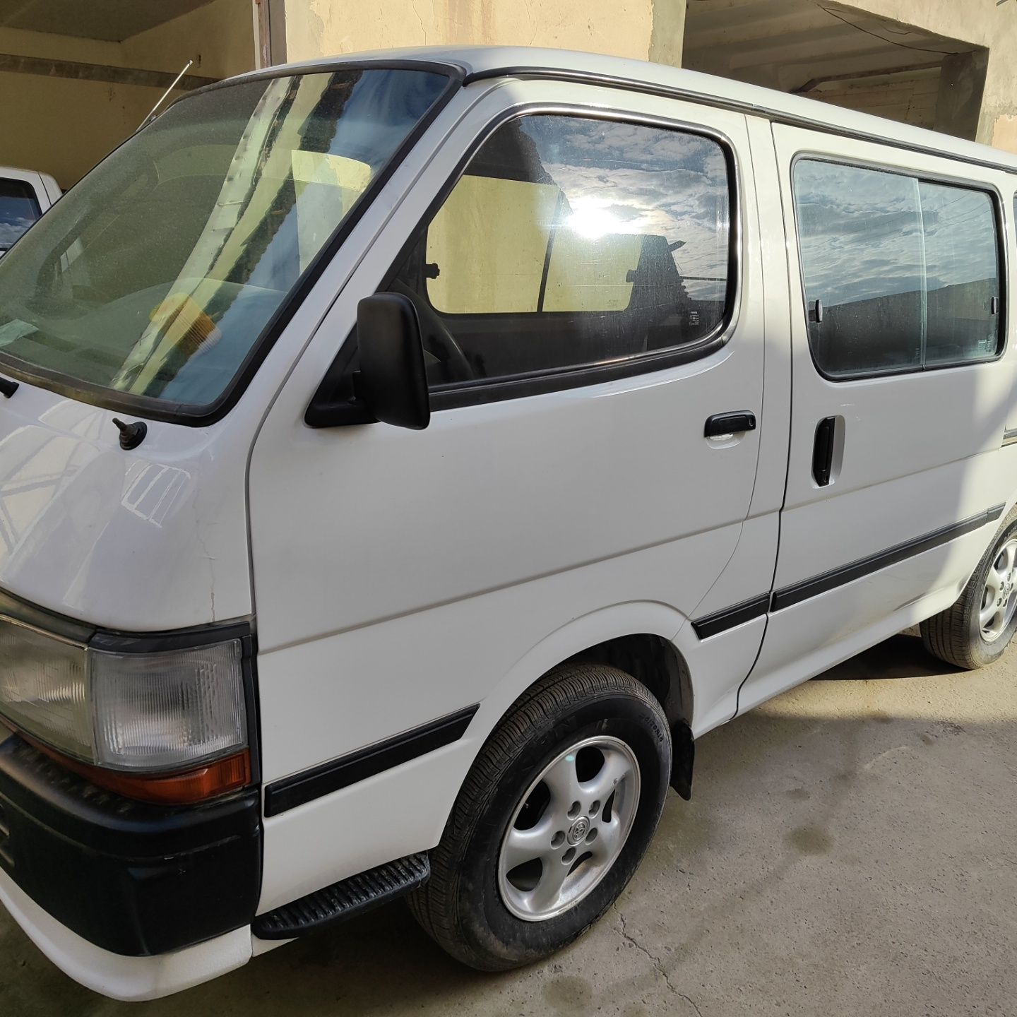 Toyota hiace срочно продается