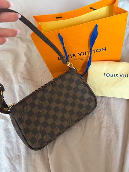 Geanta Louis Vuitton Pochette