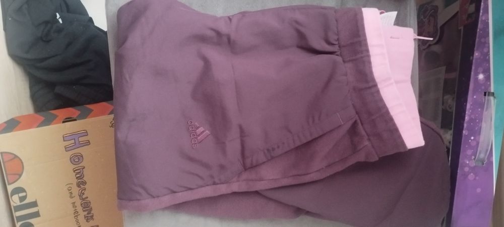 Долнище на Adidas 10 -11 г оригинално