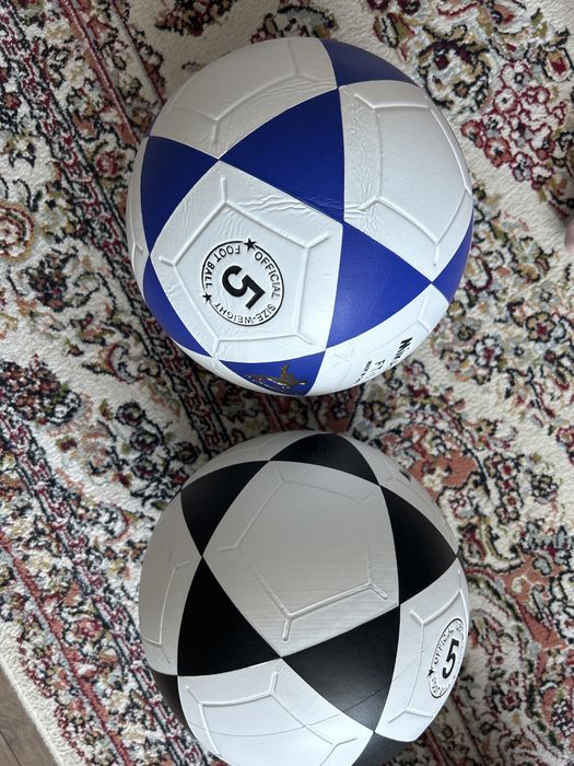 Мячики футбольные