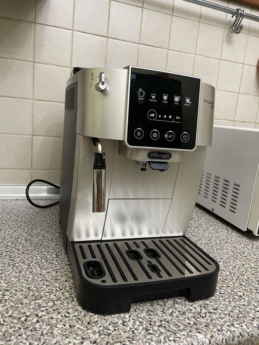 Кофемашина Delonghi ECAM 220.22.GB черный