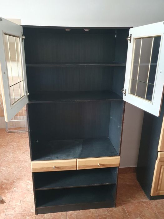 Vând 2 dulapuri de sufragerie!