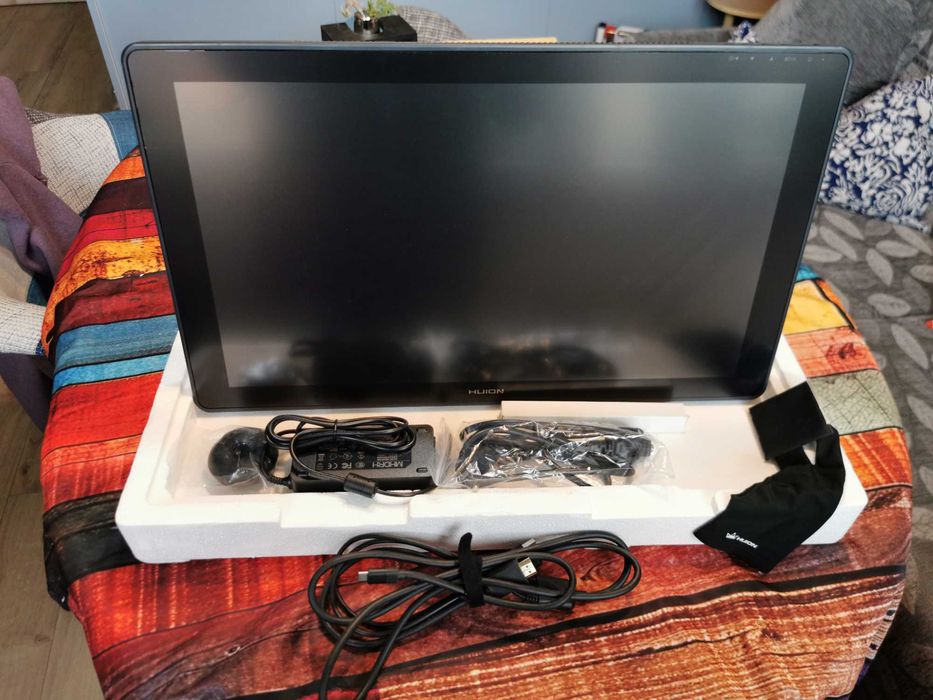 Графичен дисплей таблет HUION Kamvas 22, 21.5", 1920 x 1080