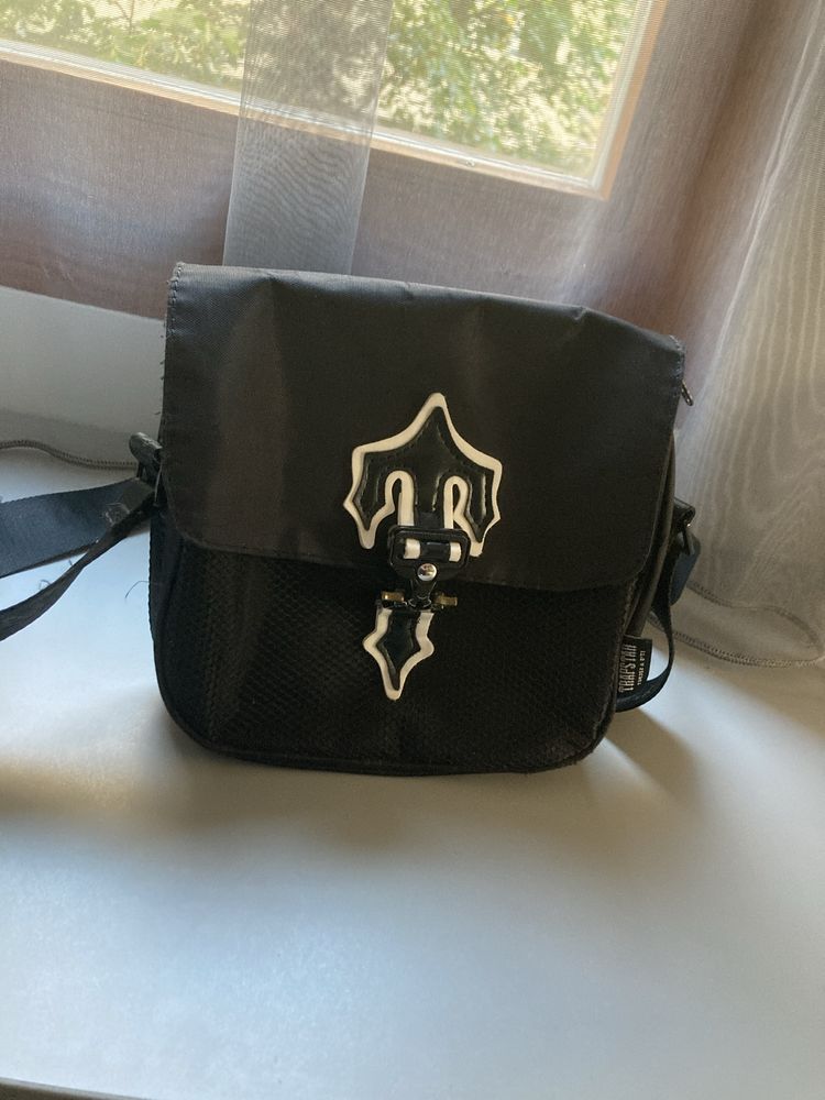 Trapstar messenger bag