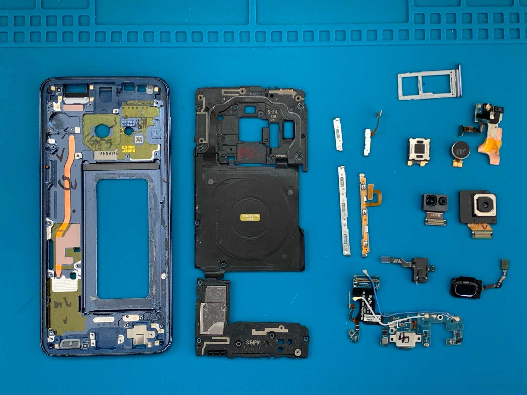 Samsung Galaxy S9 на части