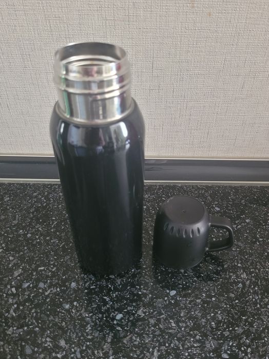 Продам термос 0.5 л