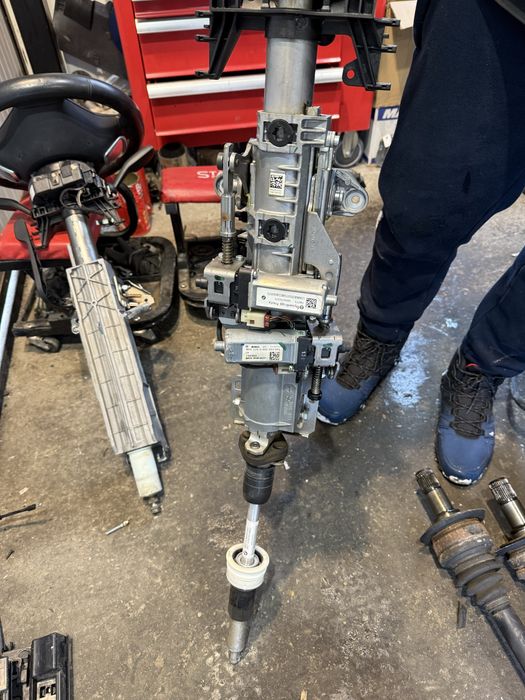 Електрически кормилен прът бмв х5 ф15 х6 ф16 bmw x5 f15 x6 f16