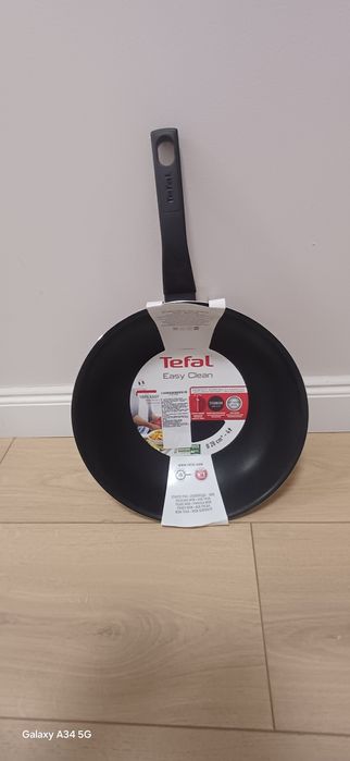 Tigaia Wok / Adâncă (Tefal Easy Clean \emptyset28 cm)
