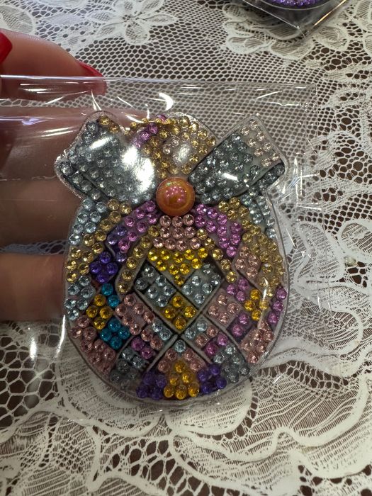 Диамантени: ключодържатели, магнити и календар