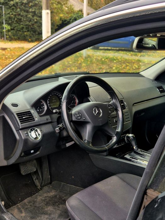Mercedes C-Class BlueEFFICIENCY 2.2 Diesel – 2011 – înmatriculat RO