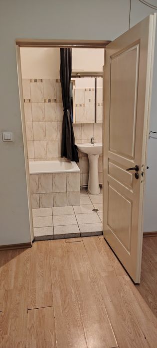 Închiriez apartament de 2 camere