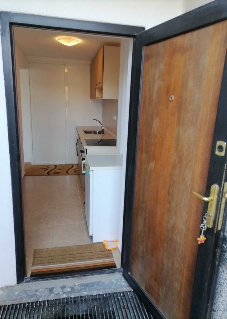 Дава се под наем Едностаен апартамент в Карлово - 35 кв.м за 178.5 € - Снимка #9