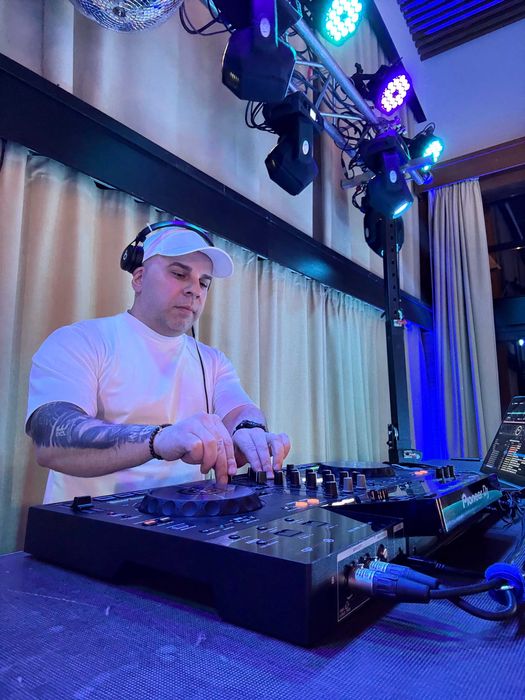 Dj. Evenimente : Corporate , Nunta , Botez , Majorat , Petrecere .