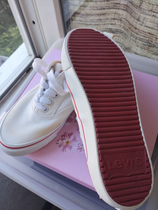 Adidași bărbați albi