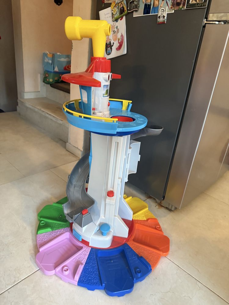 Paw Patrol Голяма кула с наблюдателница Пес Патрул. Подарък дъждобран.