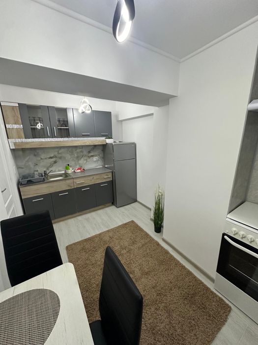 Inchiriez garsoniera