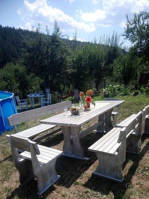Баварски комплекти дървени  маси, пейки и столове