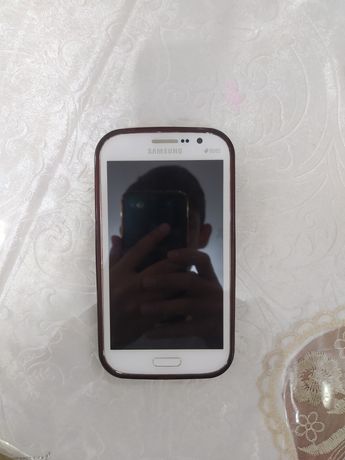 Телефон Samsung E5