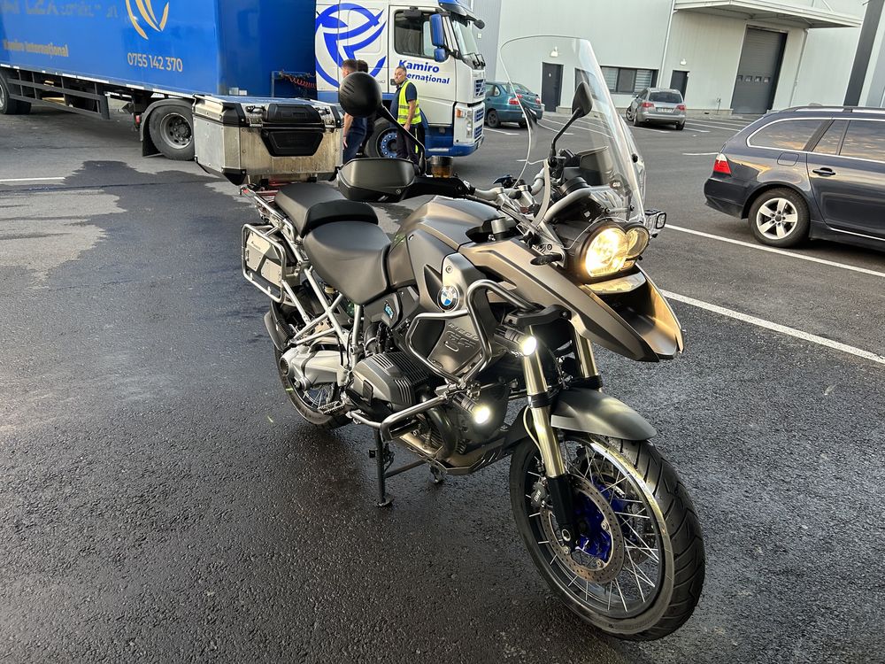 Vând motocicleta Bmw R1200GS