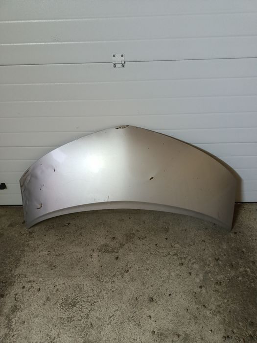 Капот на Тойота Естима