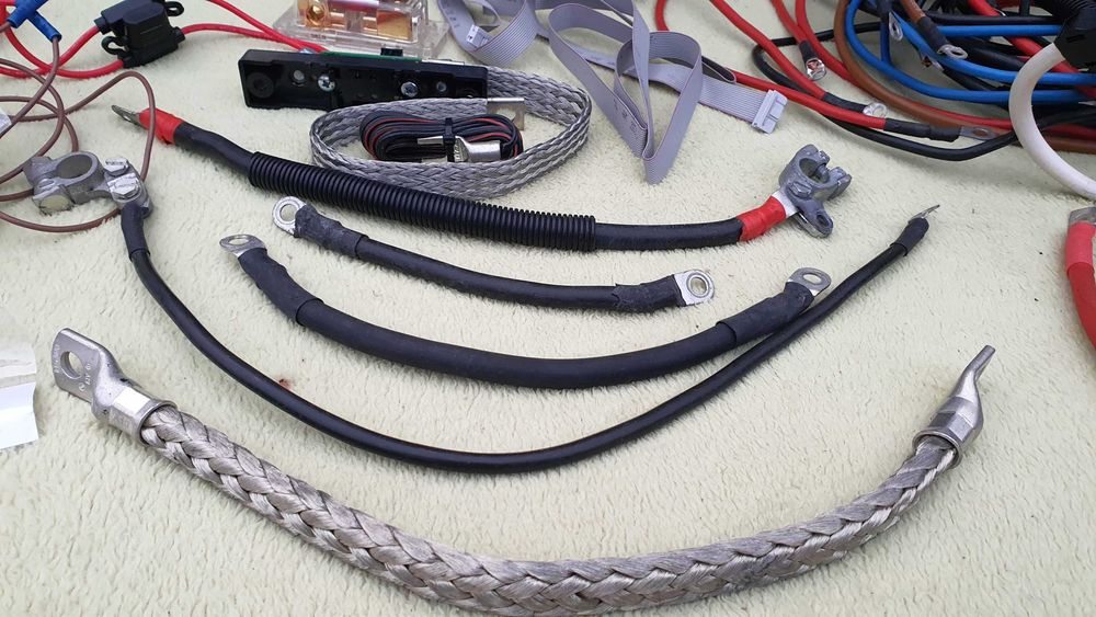 Conductori, rezistente, borne, cabluri , etc. pentru montaje electrice