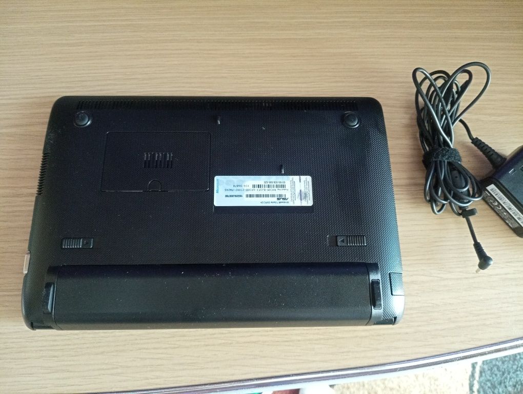 Notebook Asus                     .