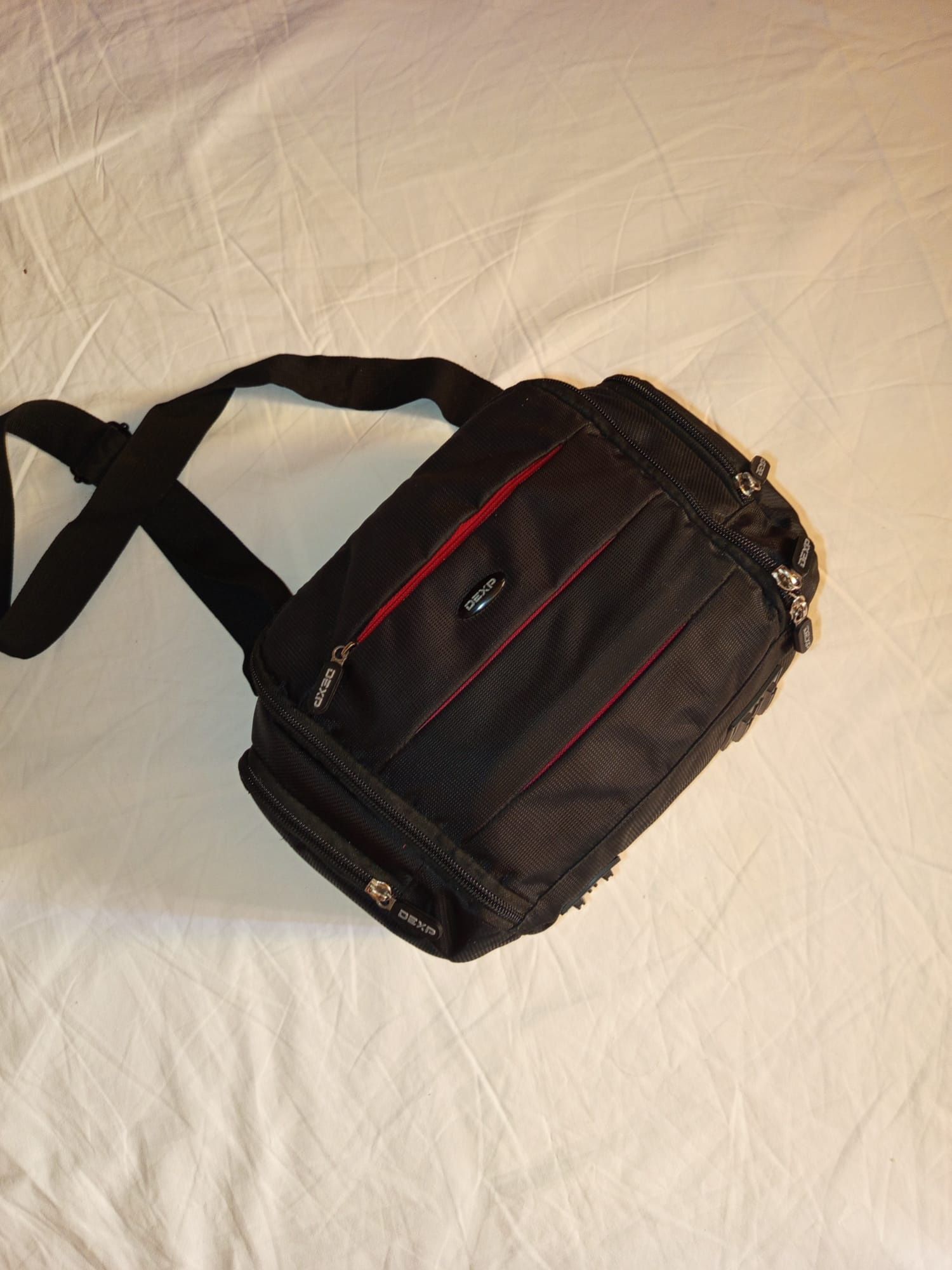 Nikon D7000 + Obiectiv 18-55mm + 50mm f/1.8 + Accesorii