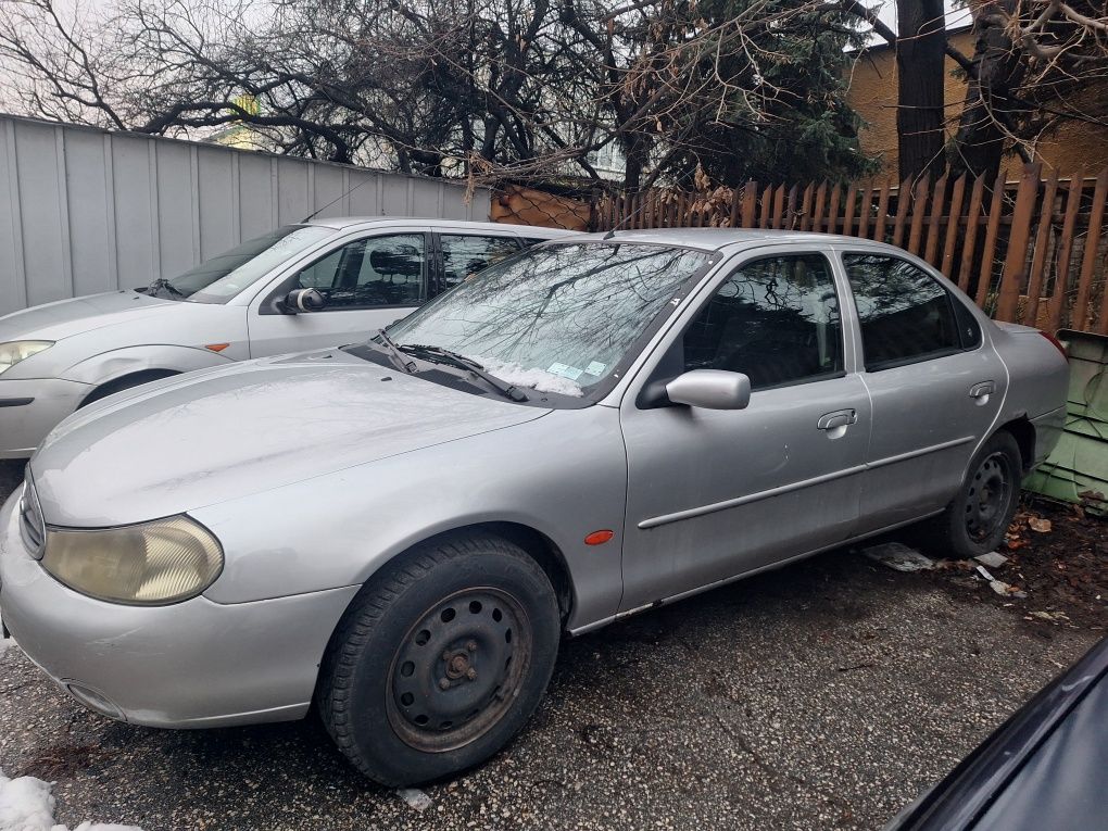 Ford Mondeo в движение