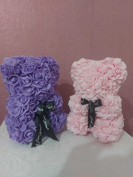 Мече от рози в различни цветове