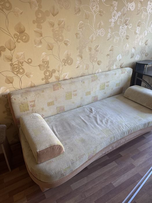 Отдам диван бесплатно , самовывоз