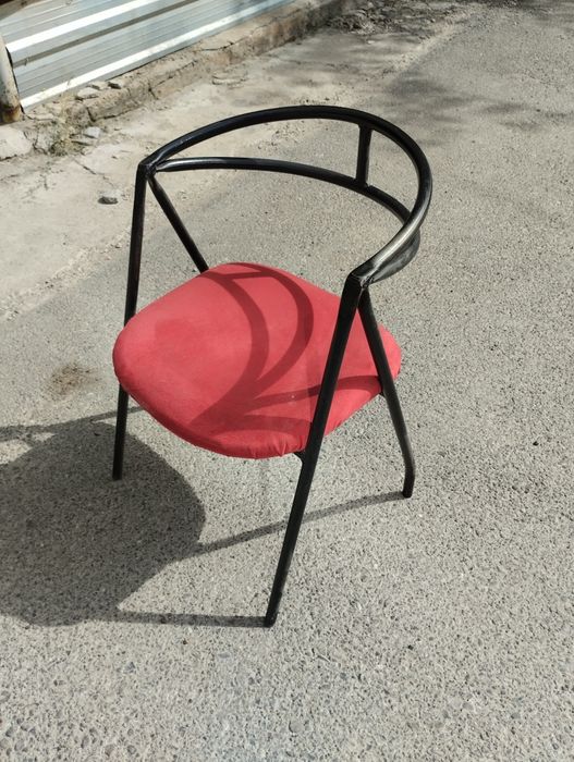 Стулья 47 штук металл 2мм