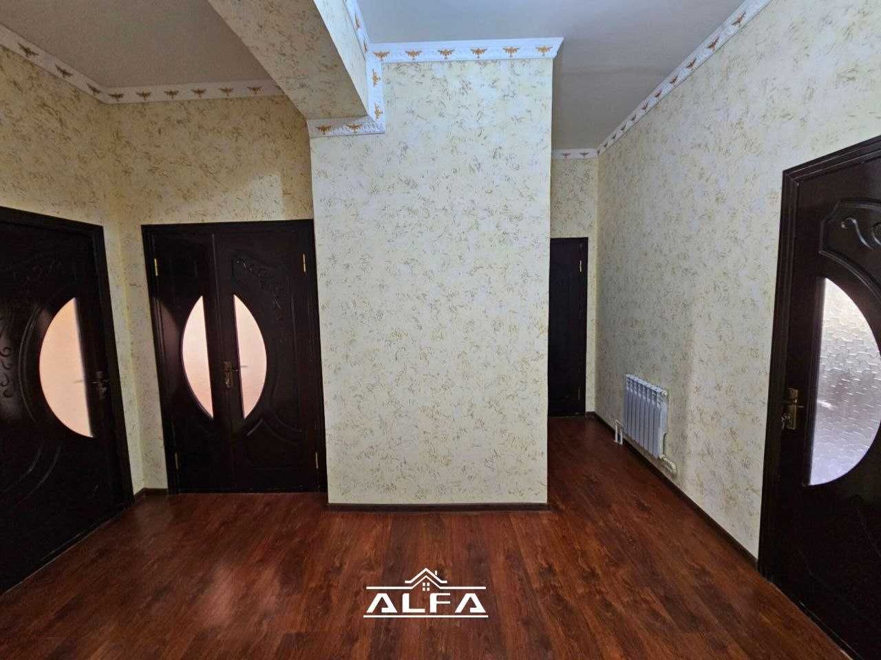 Buxoroda kvartira sotiladi 2 xonali 66m² 2-qavat.