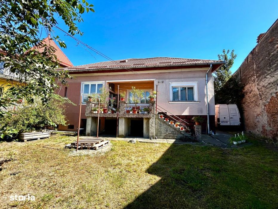 Casa 4 camere, tavan inalt, centru istoric Turda – oportunitate inve