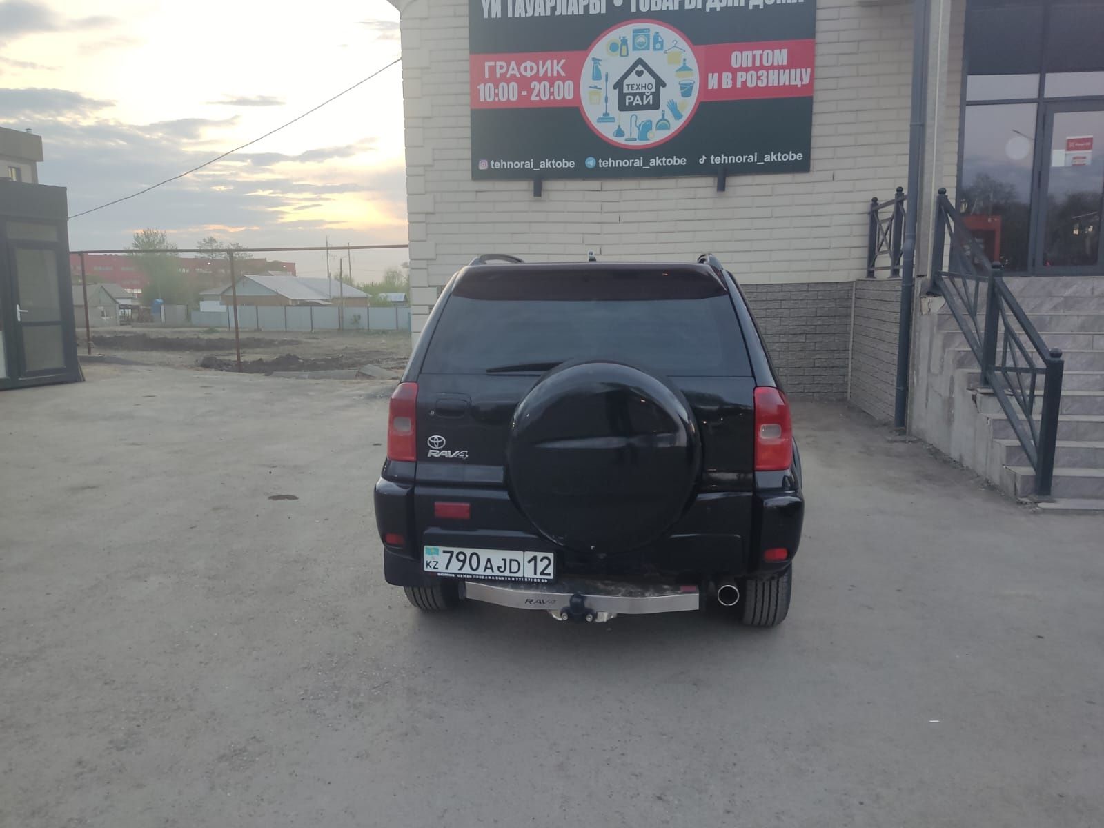 Продаю срочно автомобиль