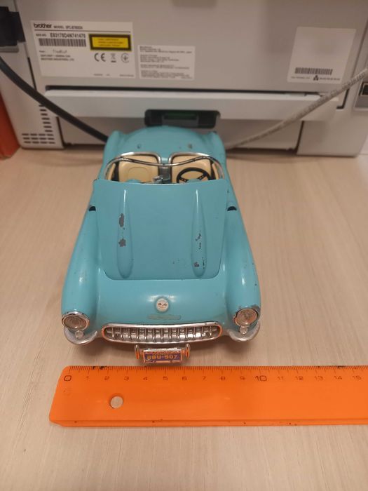 Метална кола chevrolet 1/18