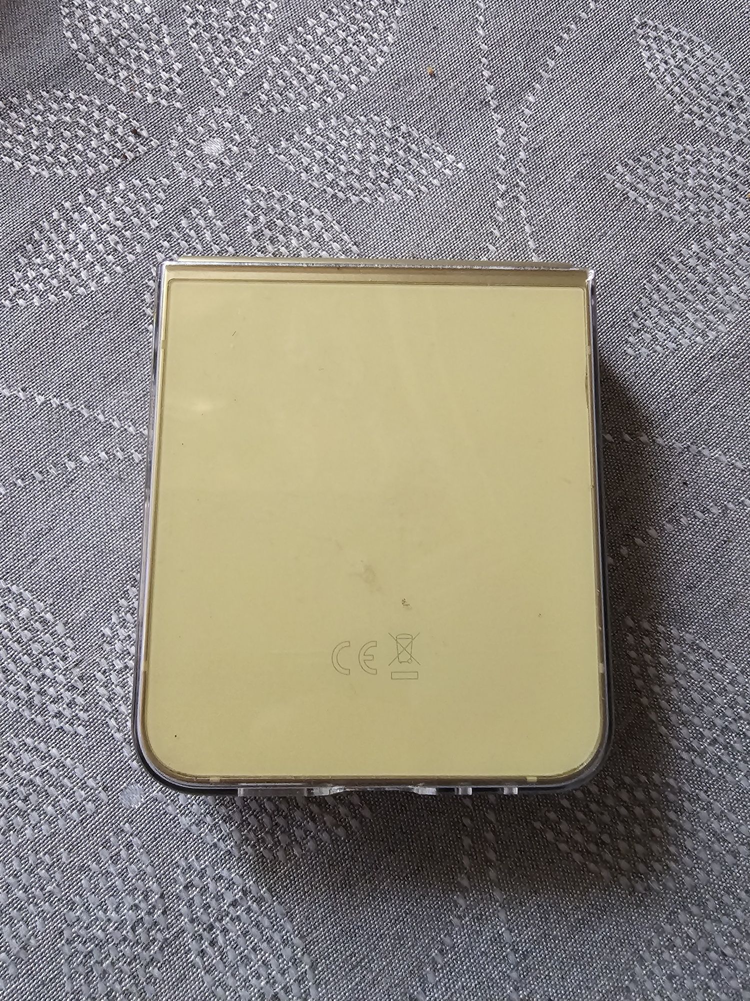 Samsung Galaxy Z Flip 6, НУЖДА ОТ РЕМОНТ