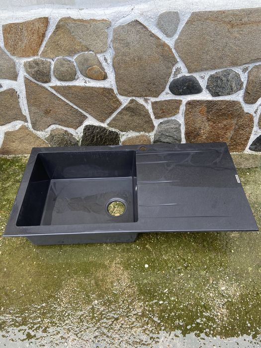 Мивки .Тоалетна чиния и казанчета..