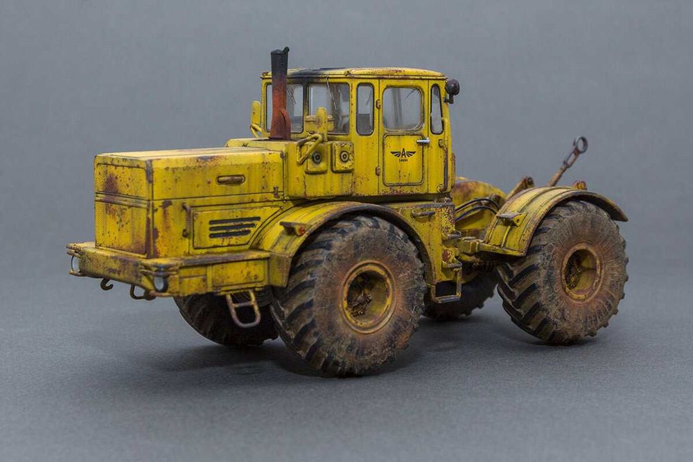 Сборная модель -трактор К-701 "КИРОВЕЦ" 1/43 AVD Models