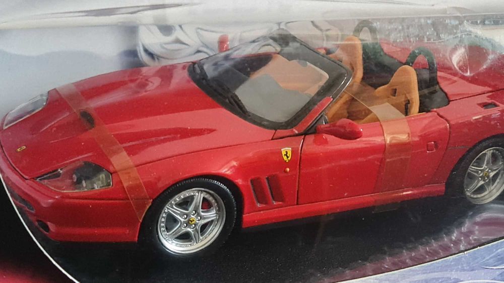 Ferrari 550 Barchetta Pininfarina HotWheels 1.18 Silver Series