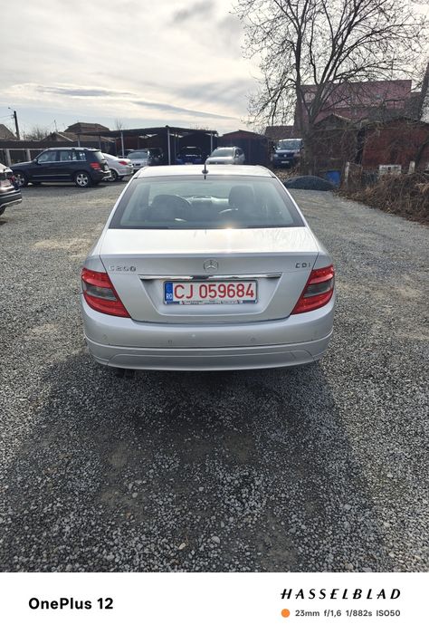 Vând Mercedes c 200 CDI