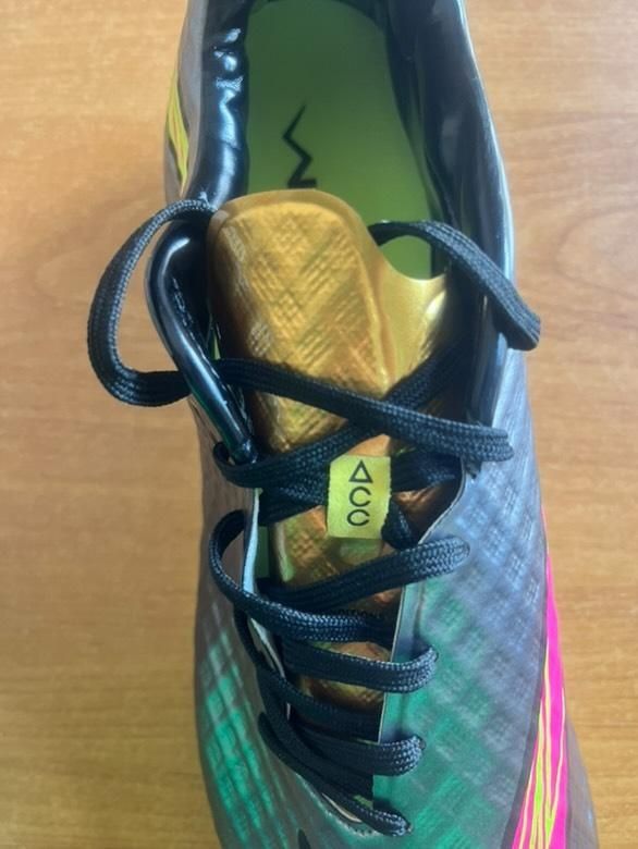 Бутонки Nike hypervenom liquid gold neymar 2014 номер 44