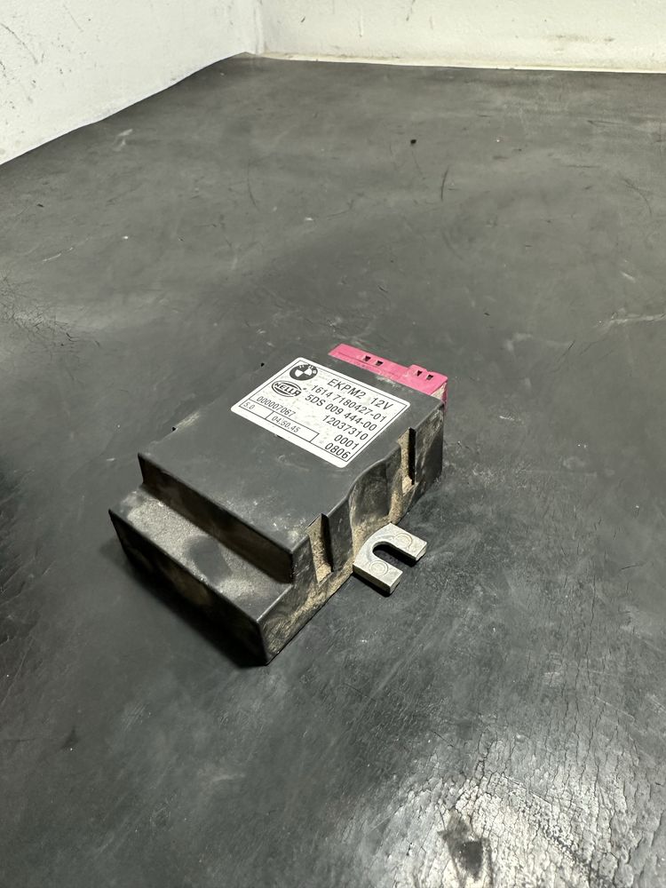 Unitate modul calculator Releu pompa motorina BMW Seria 3 E90 E91 E92