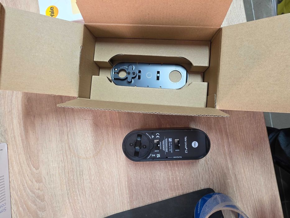 Incuietoare inteligenta WiFi Yale Linus L2