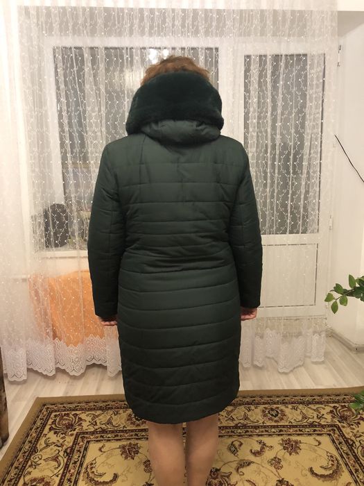 Продам тёплую зимнюю куртка 15 тысяч в отличном состоянии